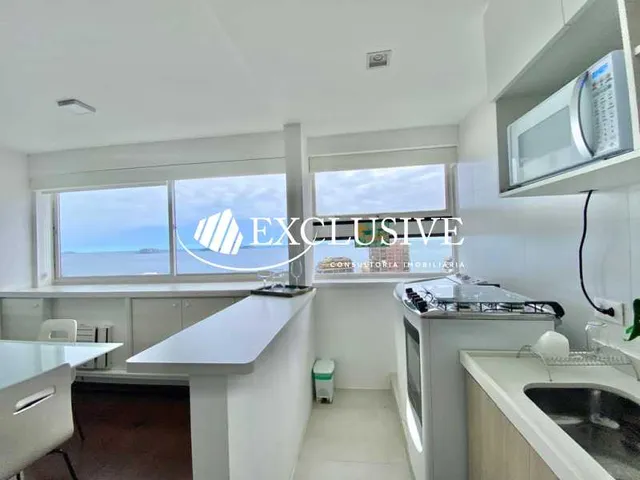 Furnished 1-bedroom apartment with open-plan kitchen — photo 2