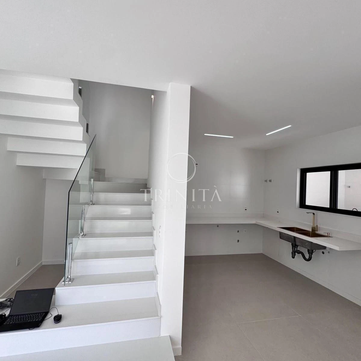 House, 210 m², with a grill on the balcony — photo 11