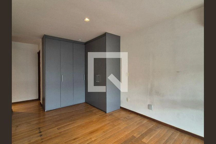 Rental apartment with 3 bedrooms and 208 m² — photo 48