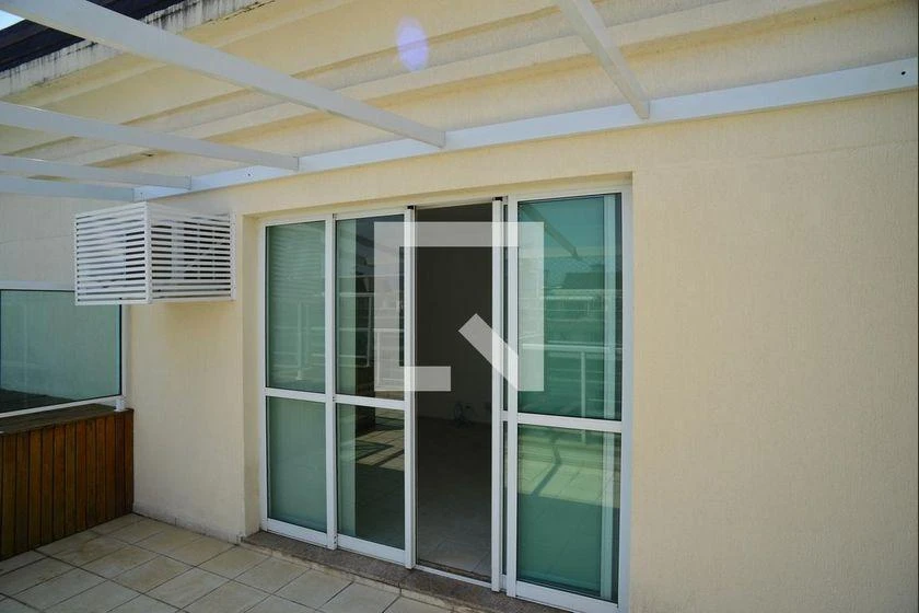 3-bedroom apartment in a building with a gym — photo 3