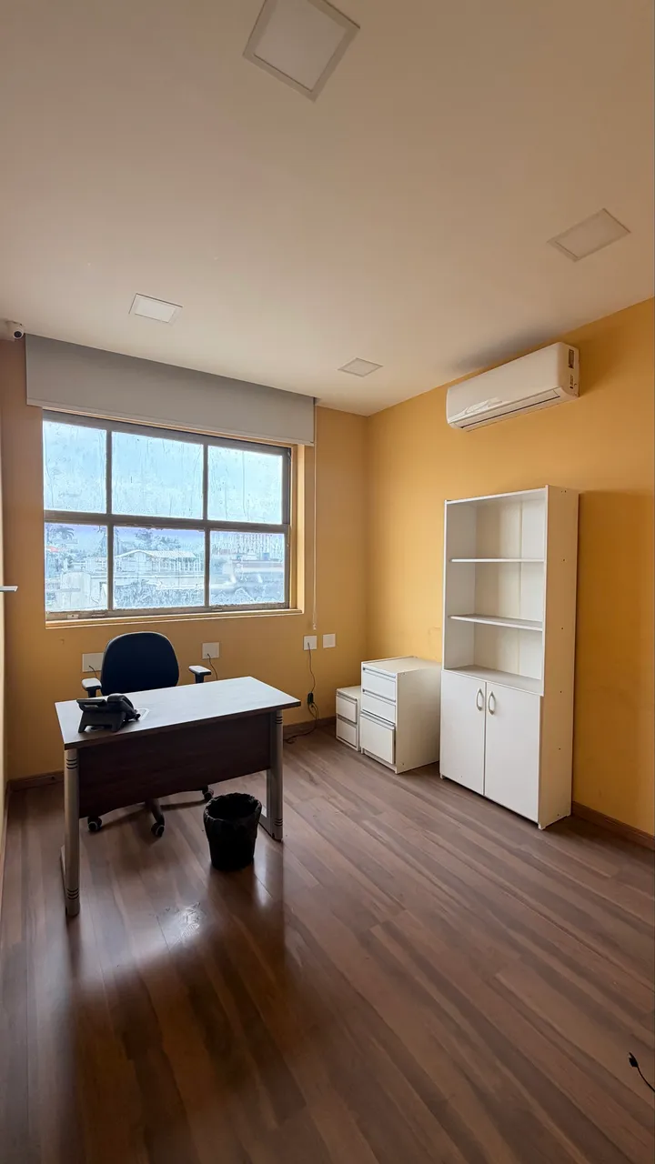 Apartment with 5 bedrooms and 1 bathroom, no parking — photo 2