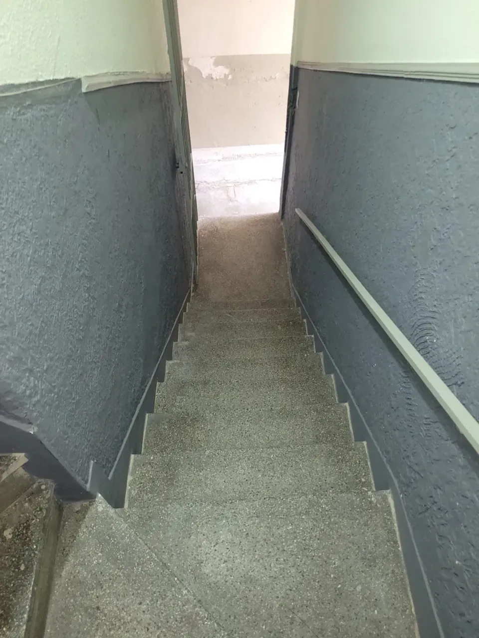 Apartamento de 1 dormitorio con 42 m² y cocina separada — photo 3