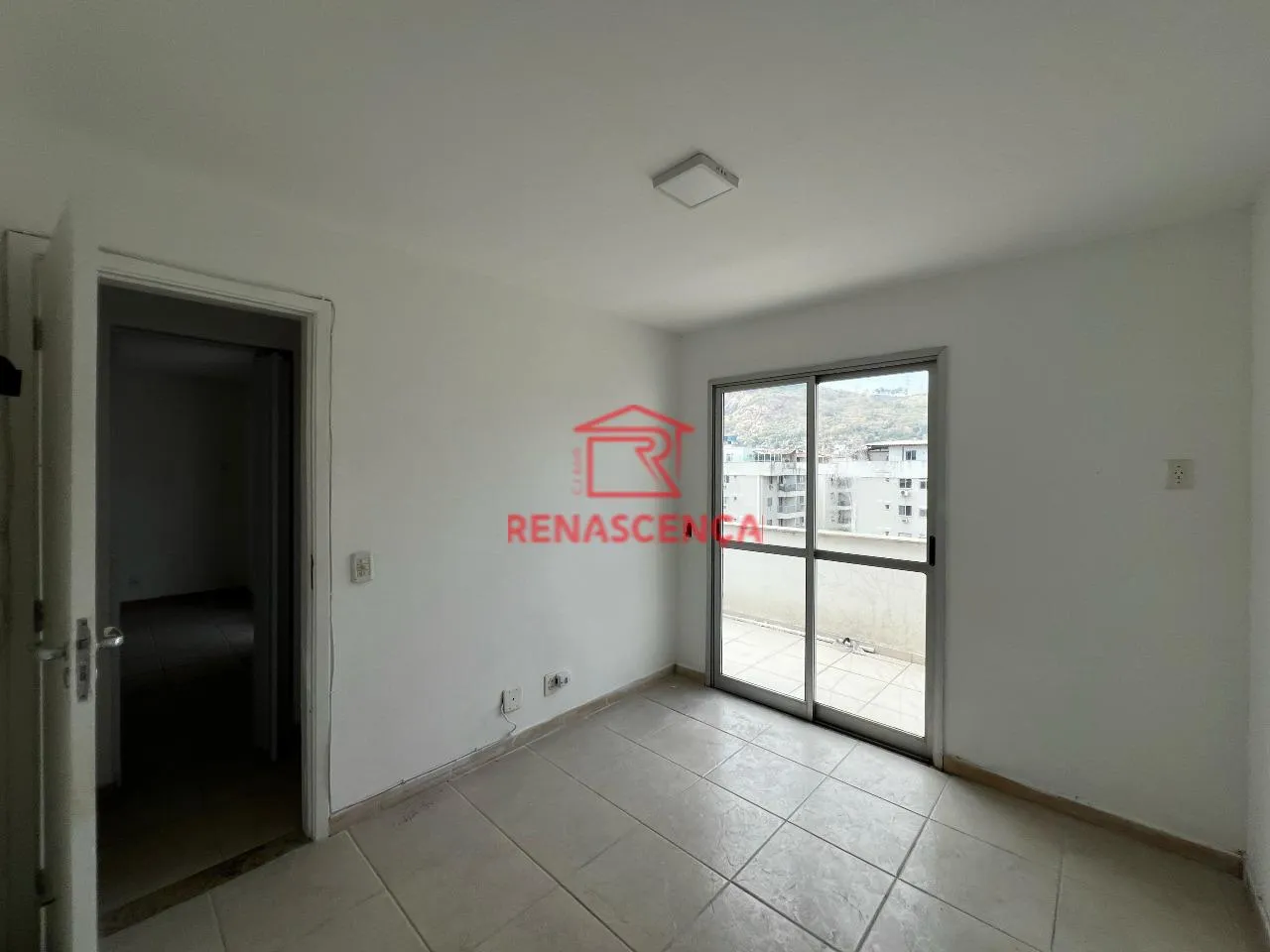 Unfurnished apartment with 3 bedrooms and 1 parking spot — photo 4