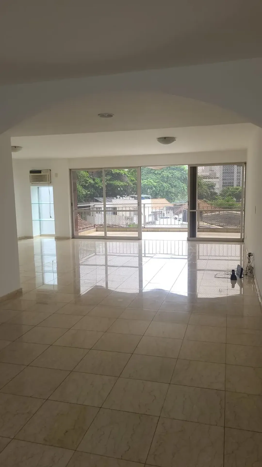 3-bedroom apartment with a bathtub in Rio de Janeiro — photo 10