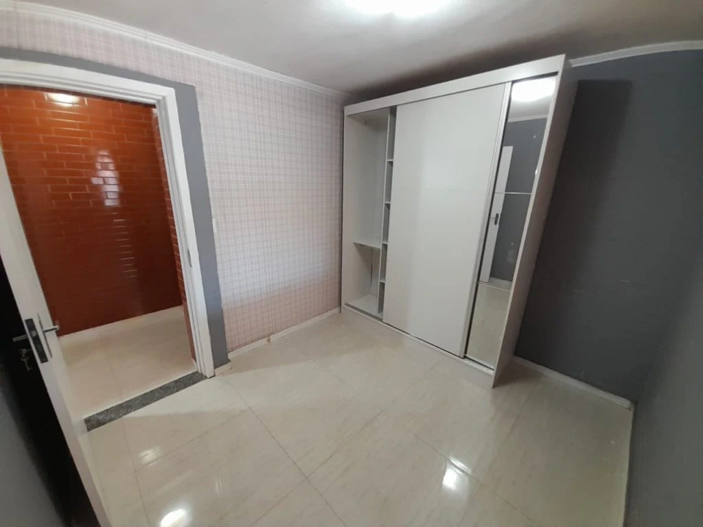 Unfurnished 3-bedroom house with 196 m² and parking