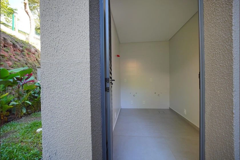 House with 3 en-suite bedrooms and 4 bathrooms, 3 parking — photo 12