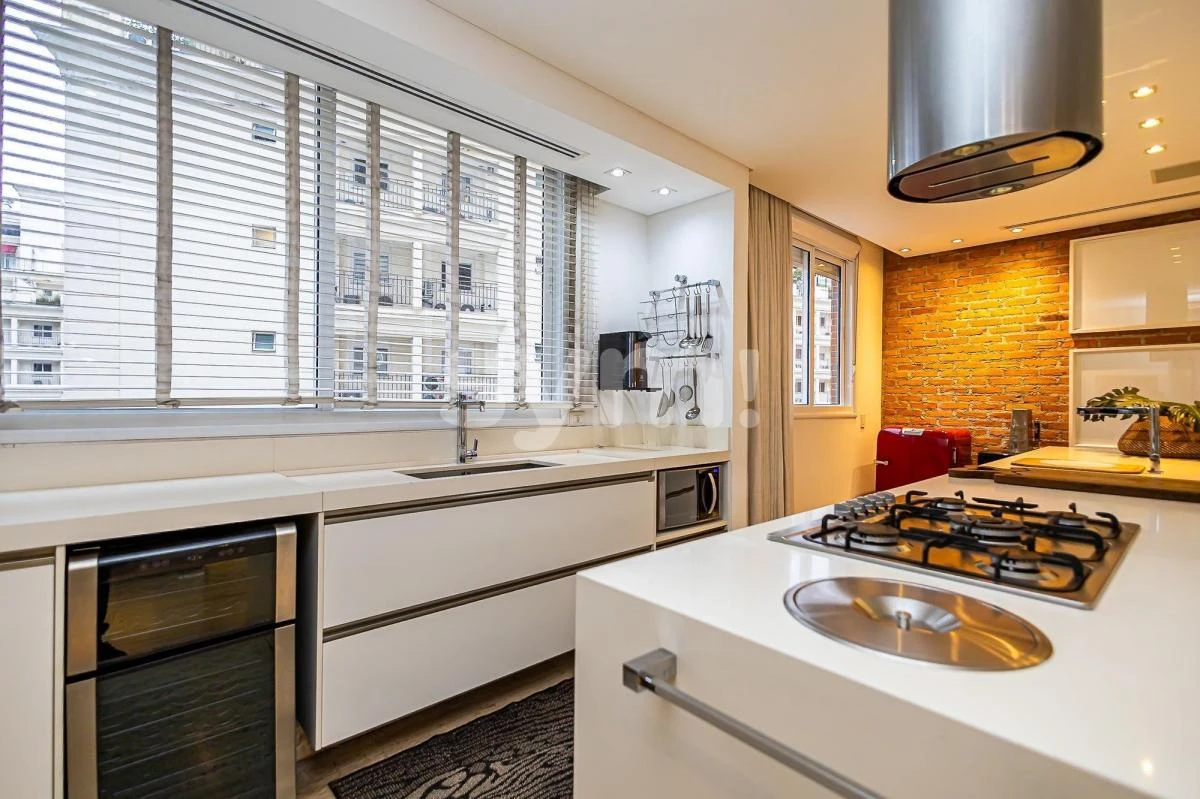 392 m² furnished apartment with 3 bedrooms and 5 baths — photo 2