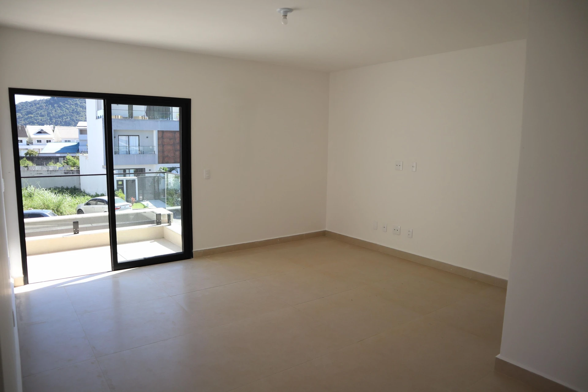 4-bedroom house with a grill on the balcony — photo 26