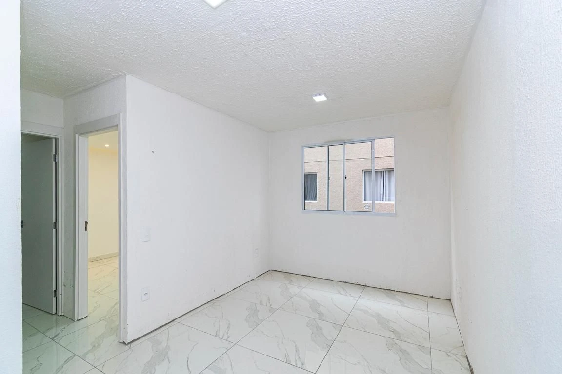 2-bedroom apartment in a building with a gym — photo 11