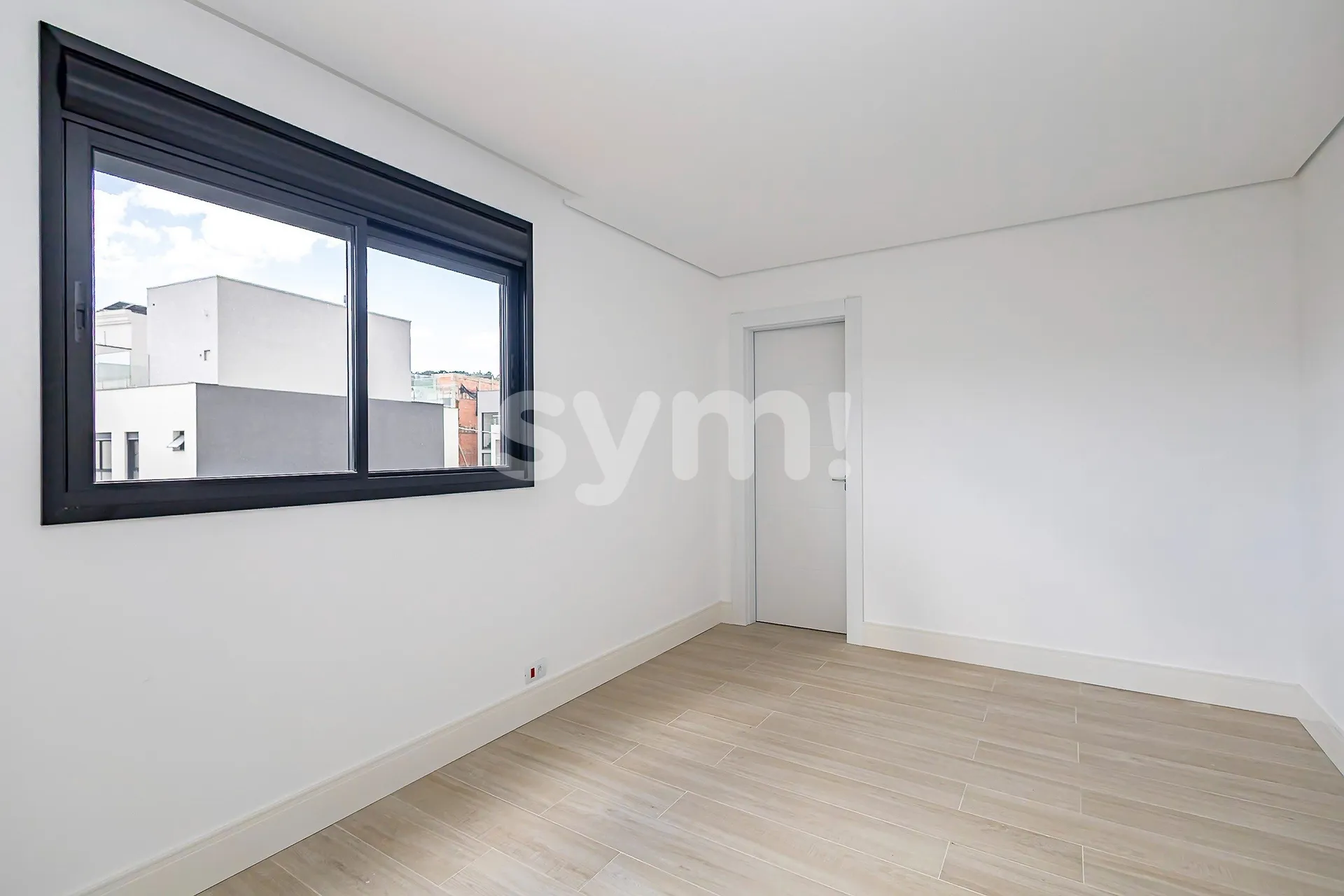 Ground-floor 160 m² house with 3 en-suites and private garden — photo 12