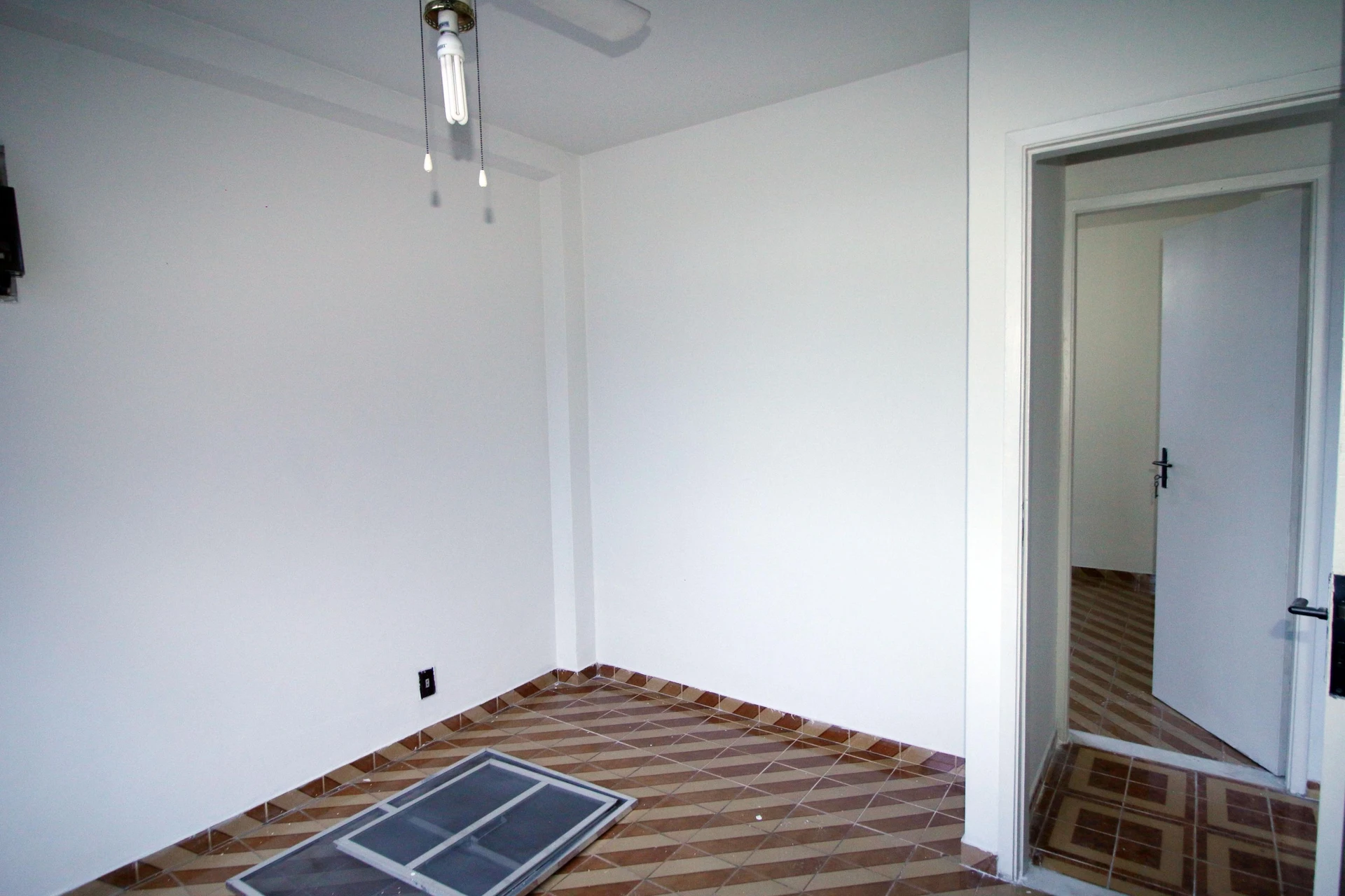 2-bedroom apartment in a building with a gym — photo 29