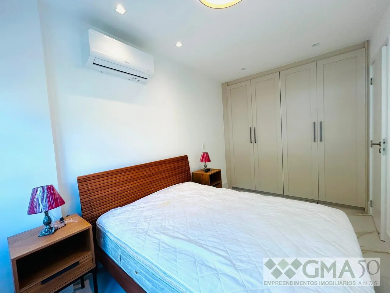 Unfurnished 1-bedroom apartment with open-plan kitchen — photo 4