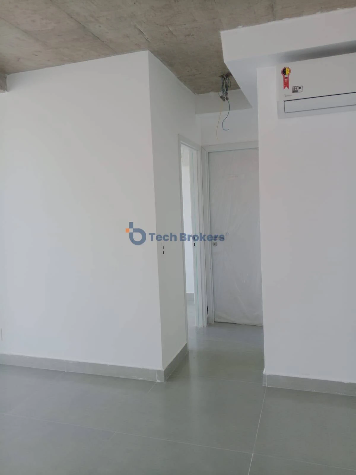Apartment, 83 m², with a glass-enclosed balcony — photo 22