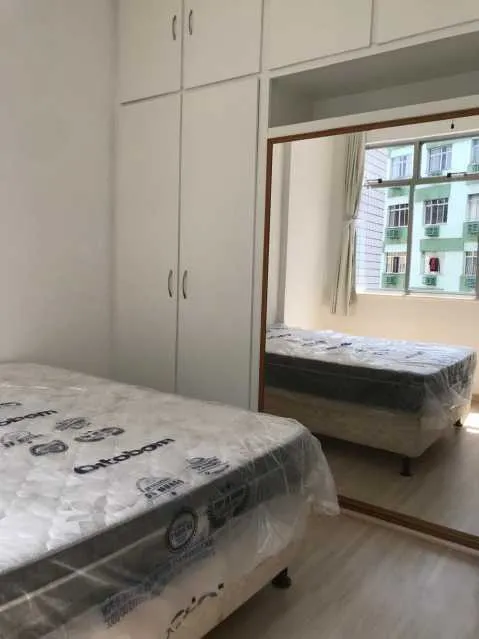 Wood or laminate floors in a one-bedroom apartment, 35 m² — photo 4
