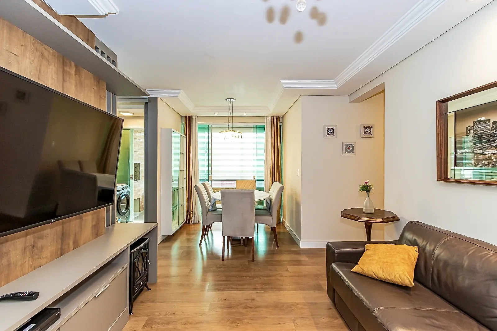 Balcony with a grill in a 3-bedroom apartment, 74 m² — photo 21