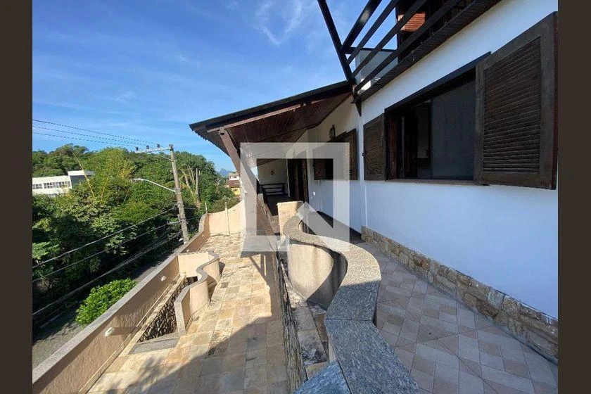 Rental house with 6 bedrooms and 704 m² — photo 37