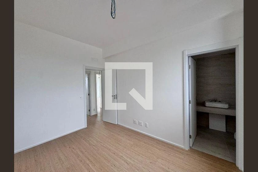Apartment with 4 en-suite bedrooms and floor-to-ceiling windows — photo 43