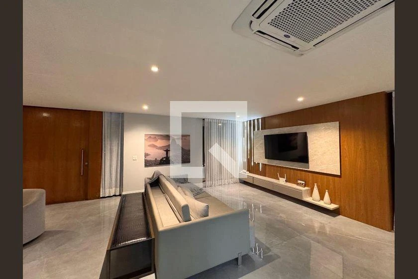 Rental house with 4 suites and 450 m² — photo 18