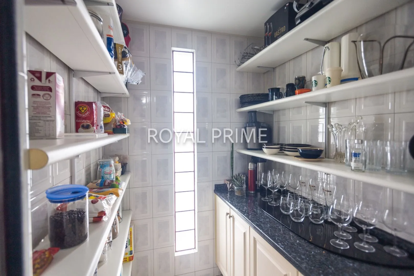 Furnished house in a gated community with 4 bedrooms and 5 baths — photo 28