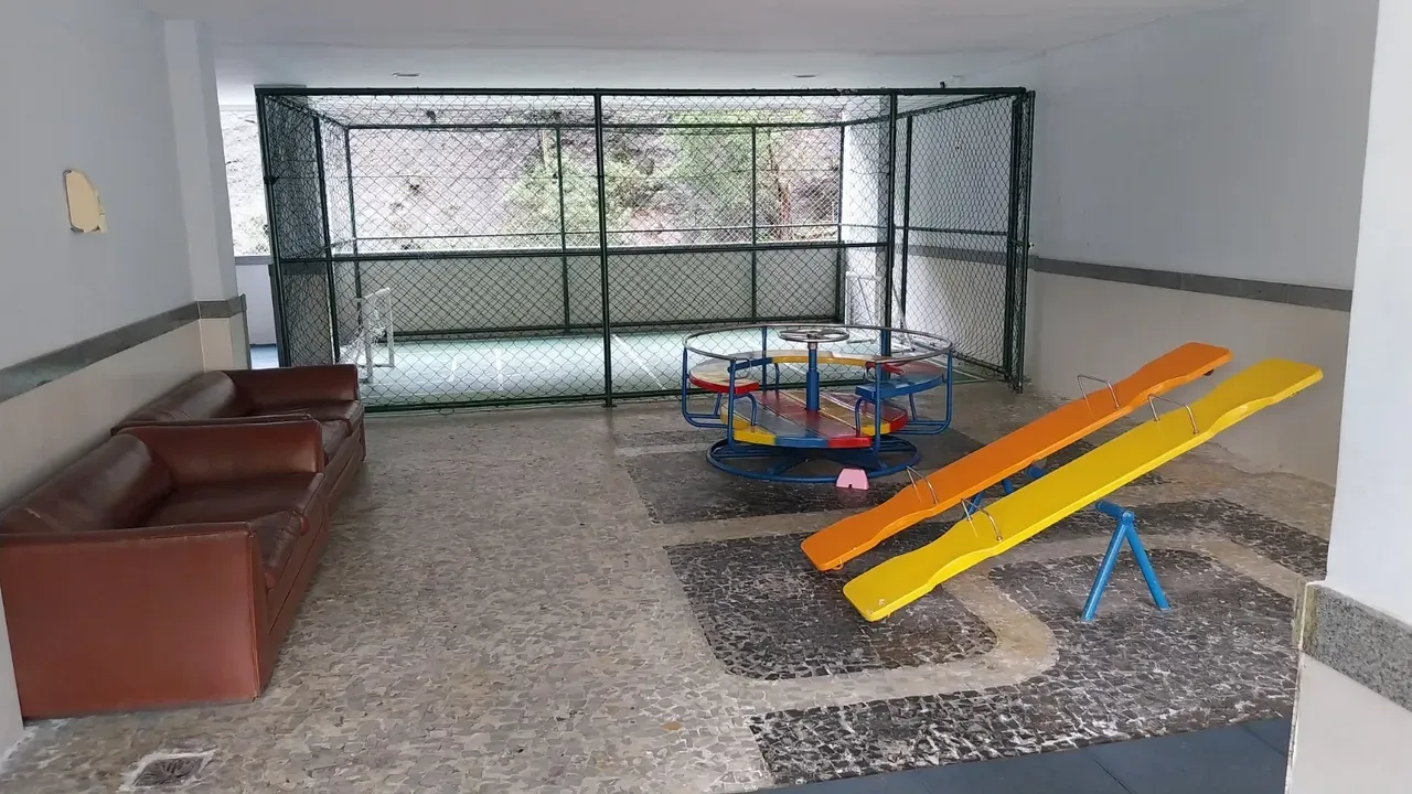 Floor-to-ceiling windows in a 3-bedroom apartment, 142 m² — photo 22