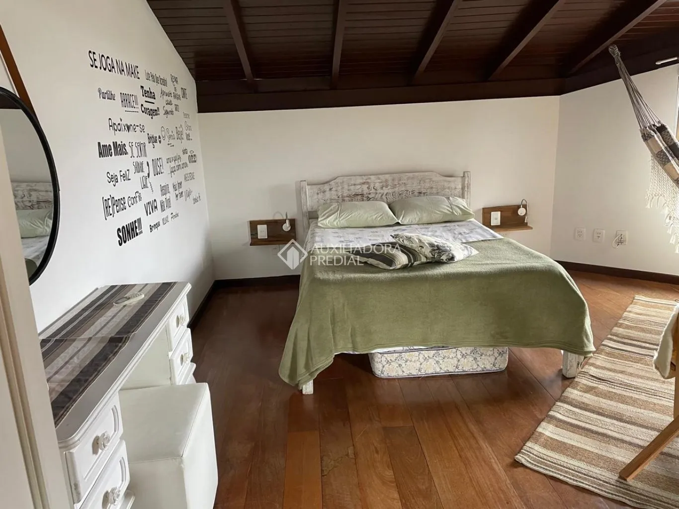 Furnished 350 m² house with an open-plan gas kitchen — photo 10