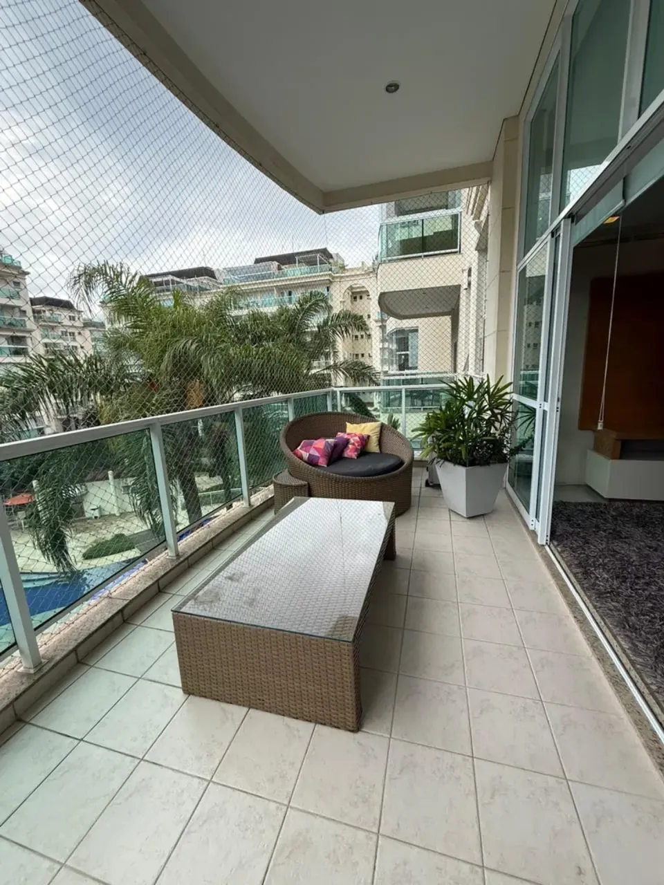 Furnished 1-bedroom apartment with 2 bathrooms — photo 6