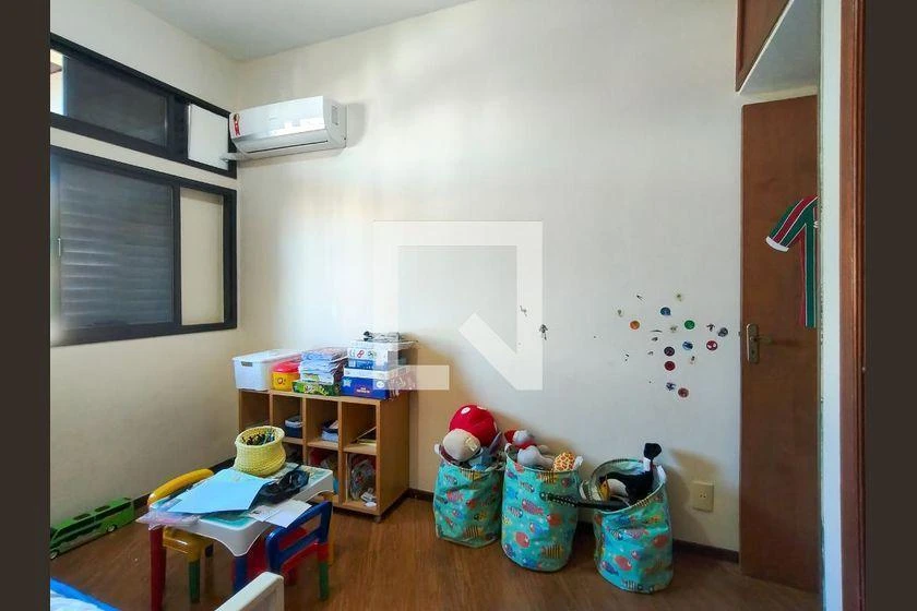 Glass-enclosed balcony in a 3-bedroom apartment, 107 m² — photo 24