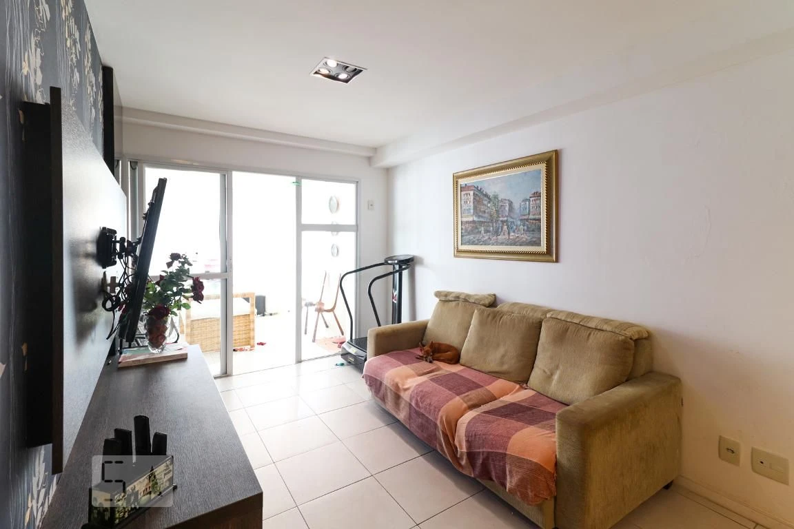 Rental apartment with 4 bedrooms and a glassed-in balcony