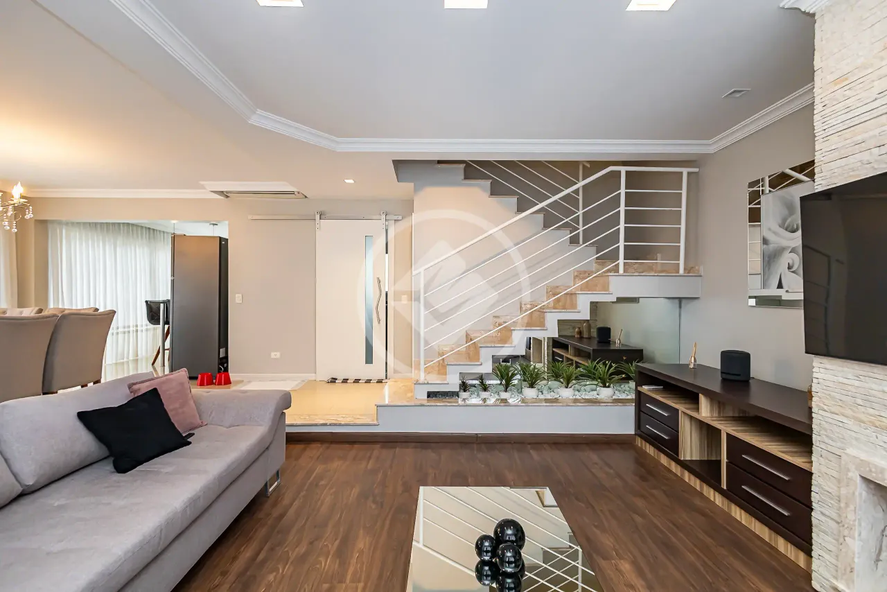 Casa em condomínio com 4 quartos e 270 m² — photo 3