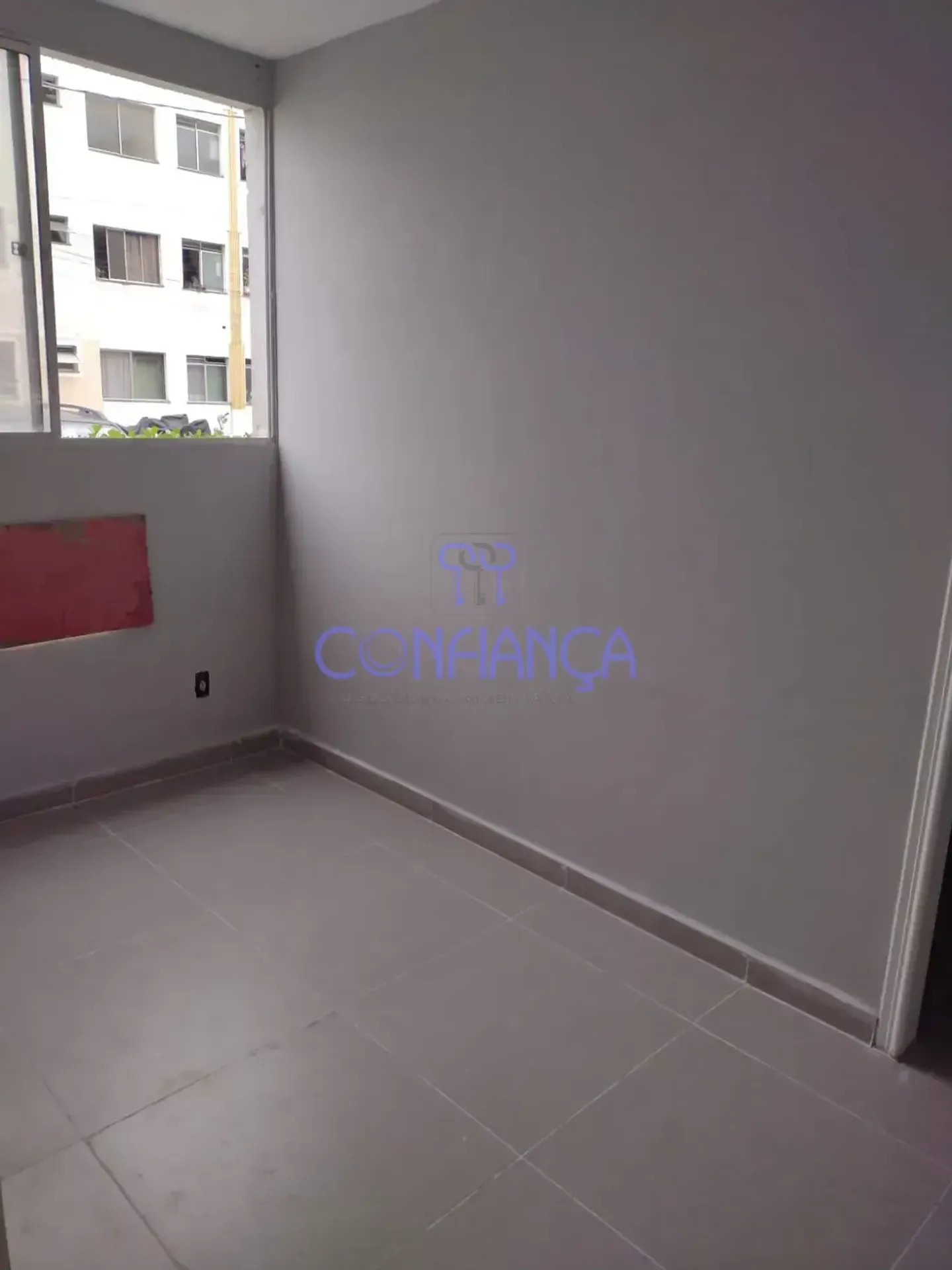 One-bedroom apartment in a building with a pool — photo 8