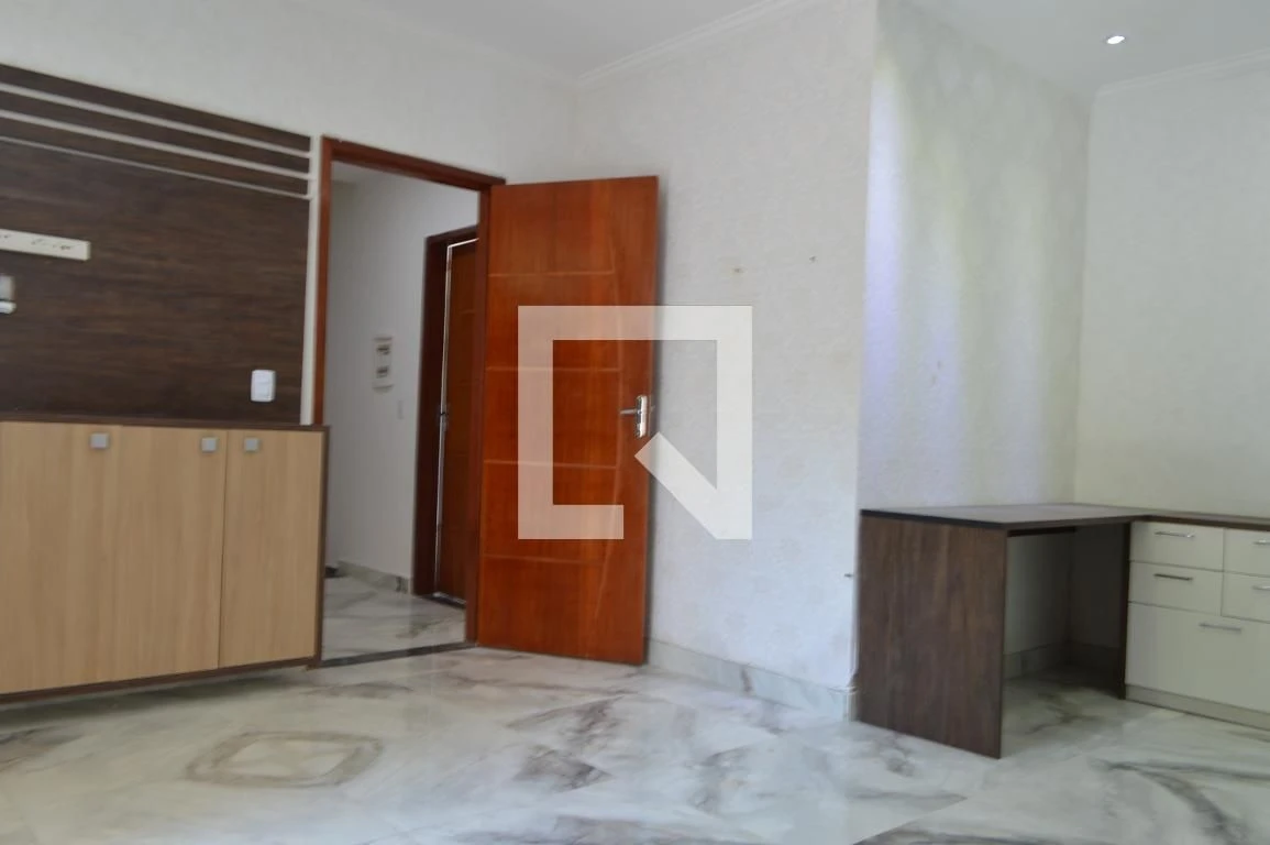 Casa de 3 quartos com janelas do piso ao teto — photo 80