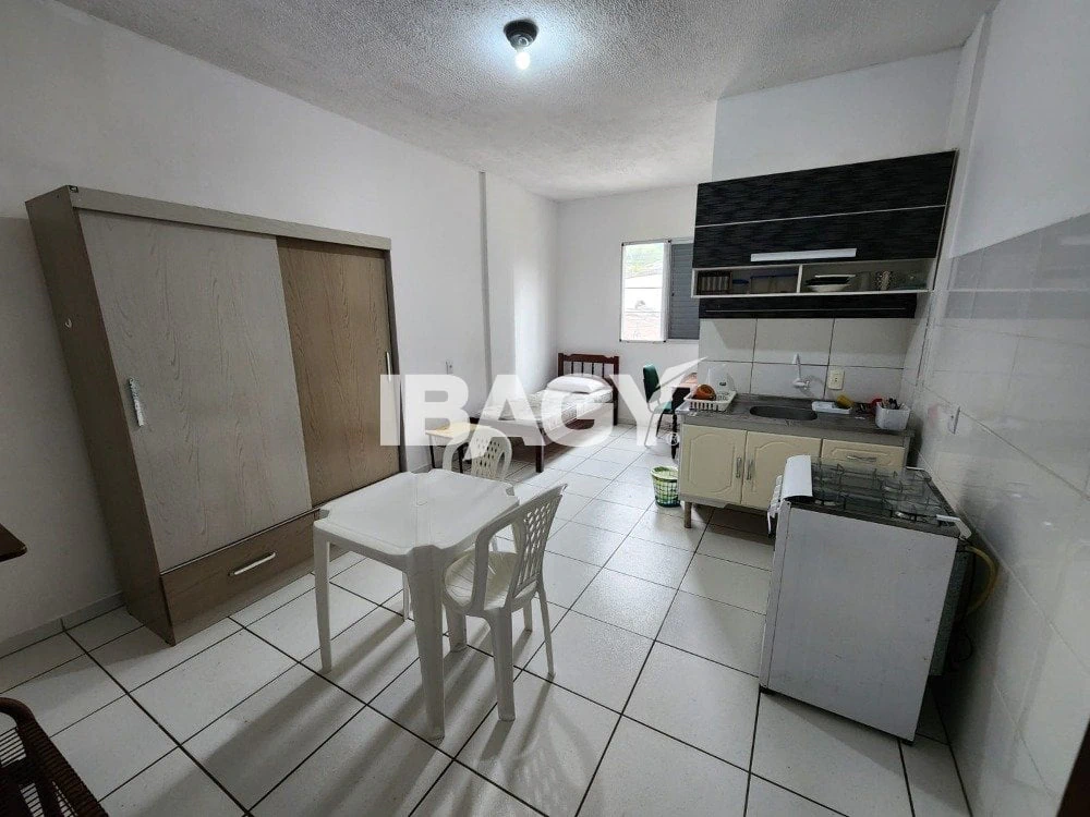 Studio mobiliado, 30 m², com espaço de home office — photo 3