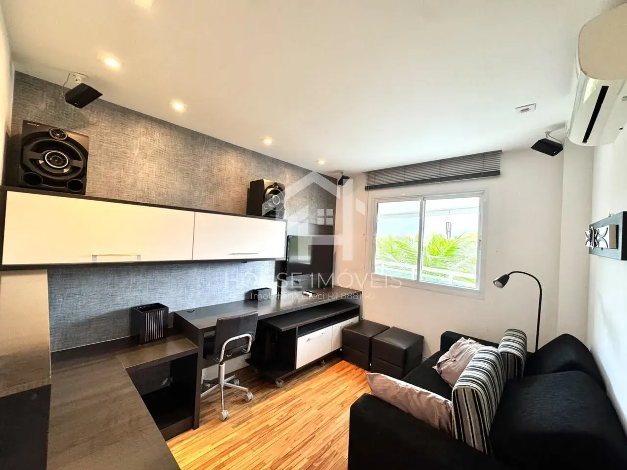 Furnished 3-bedroom apartment with 3 bathrooms — photo 16