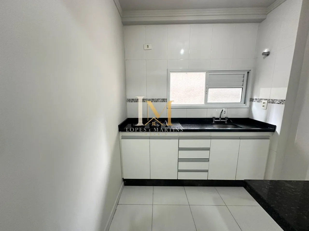 Деревянный пол или ламинат и 1 спальня: квартира 46 м² — photo 3