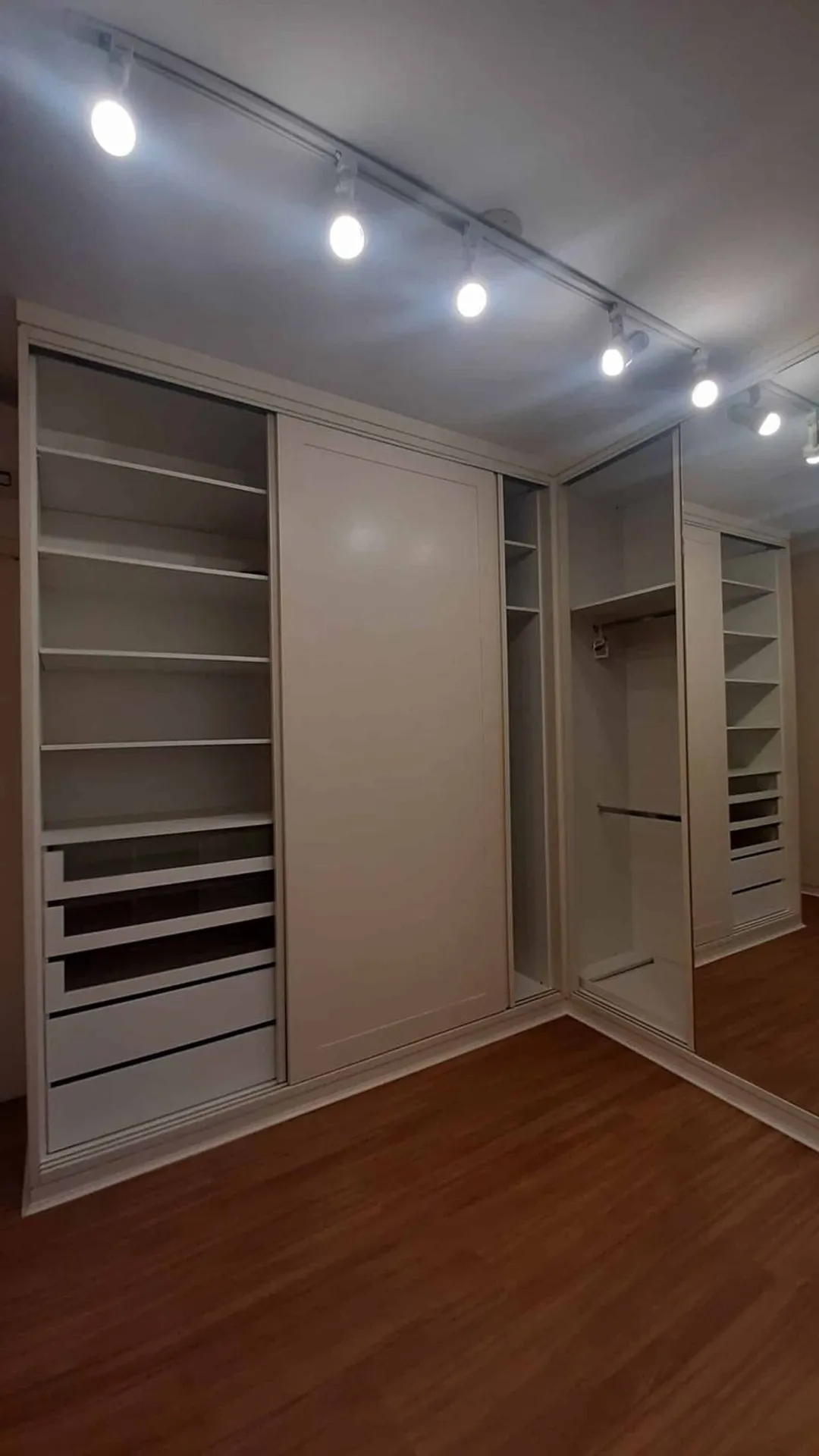 283 m² apartment with 4 bedrooms and 2 en-suites — photo 41