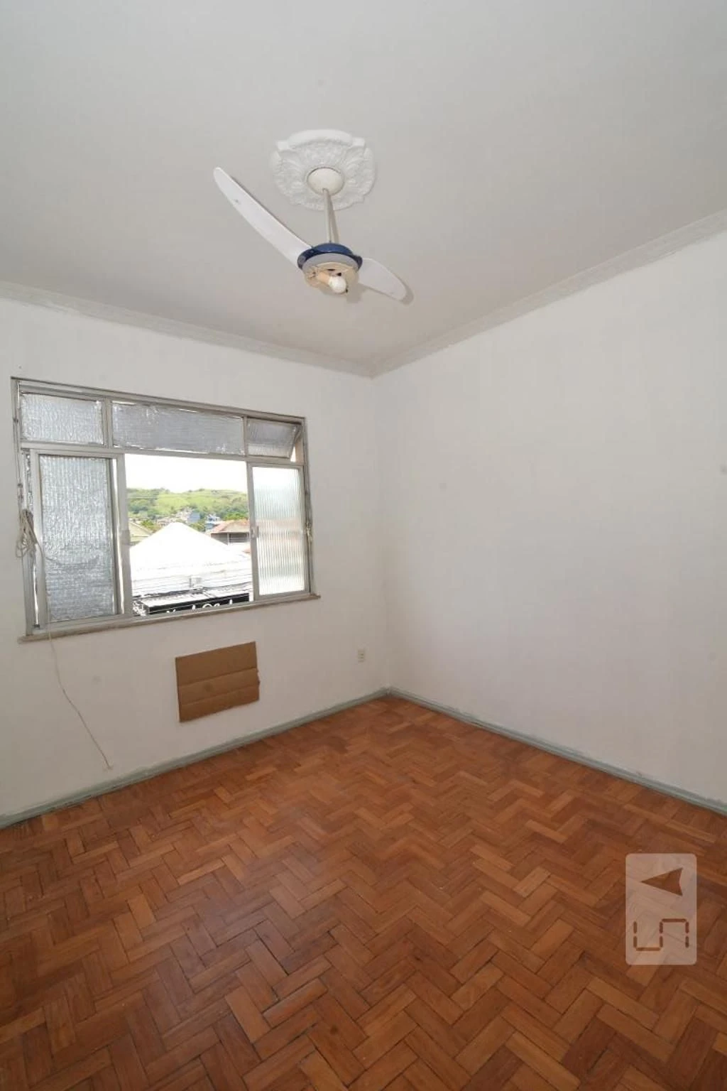 Wood or laminate floors in a 2-bedroom house, 100 m² — photo 40
