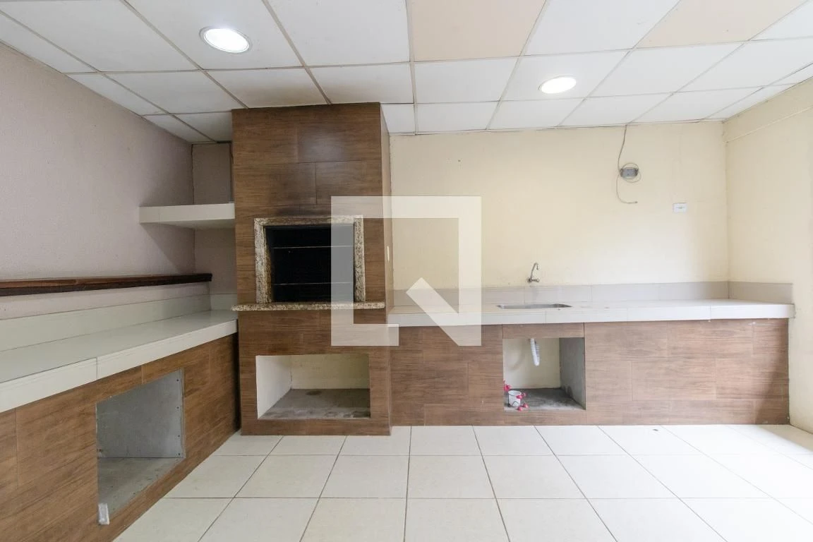 3-bedroom house with a private pool in Curitiba — photo 13