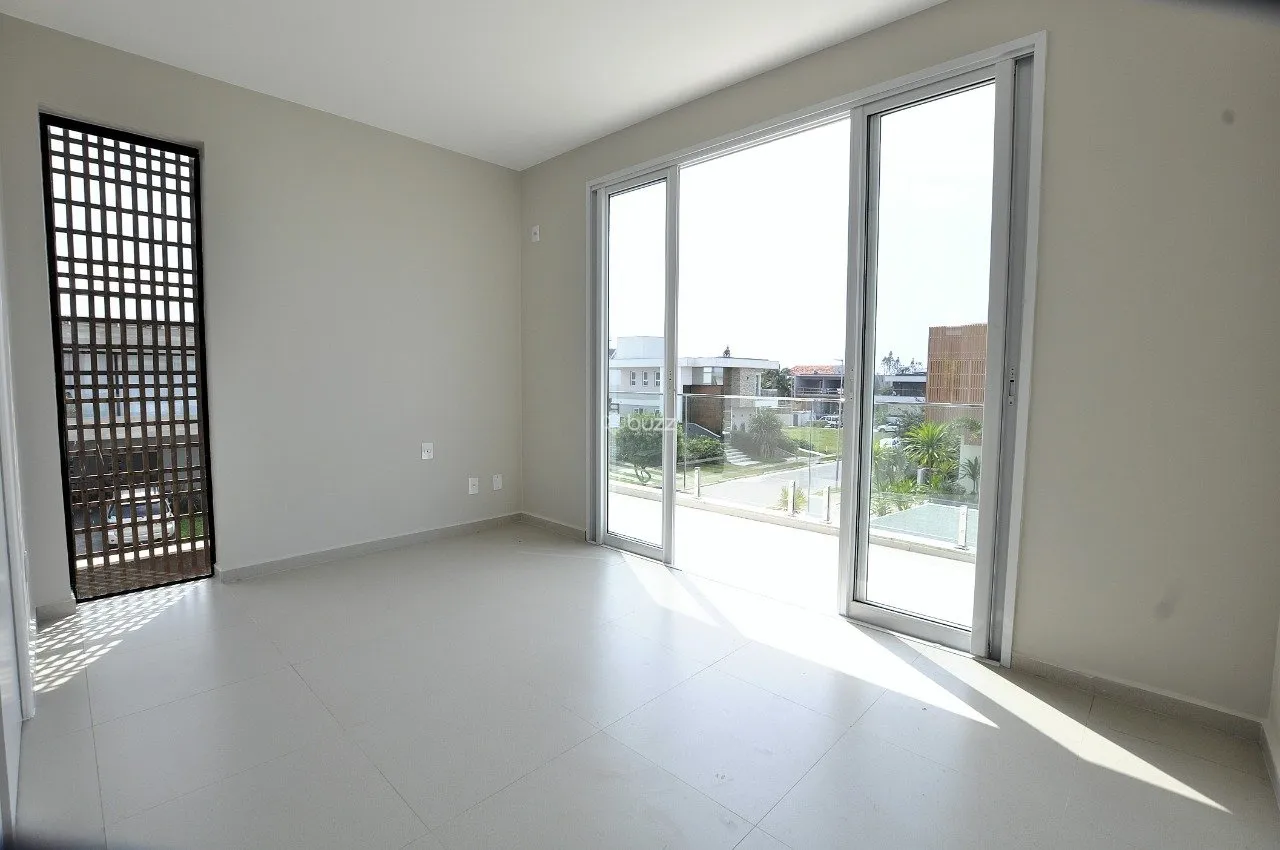 Water view in a 5-bedroom house, 343 m² — photo 9