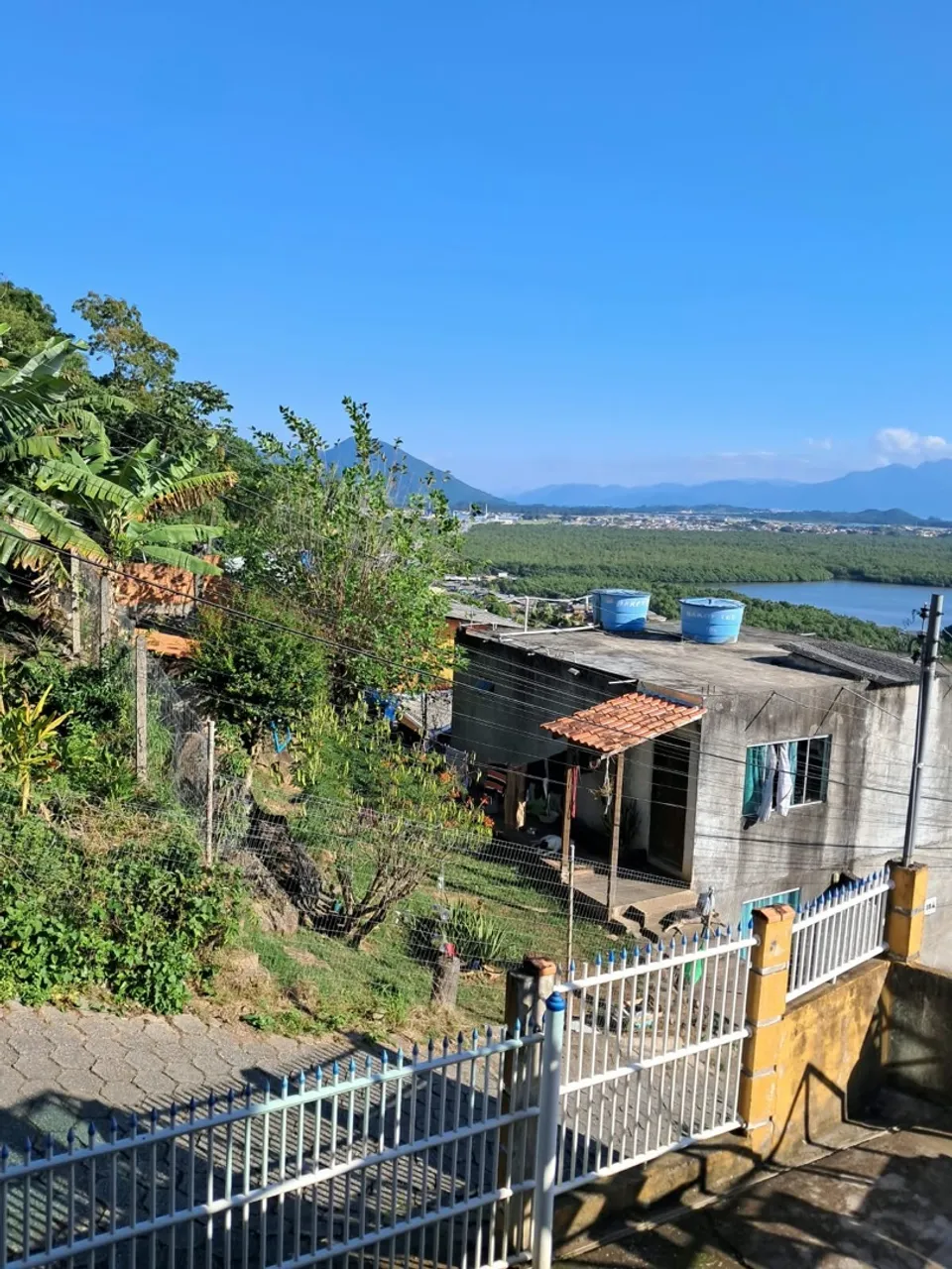 Furnished studio, 35 m², with a water view — photo 18