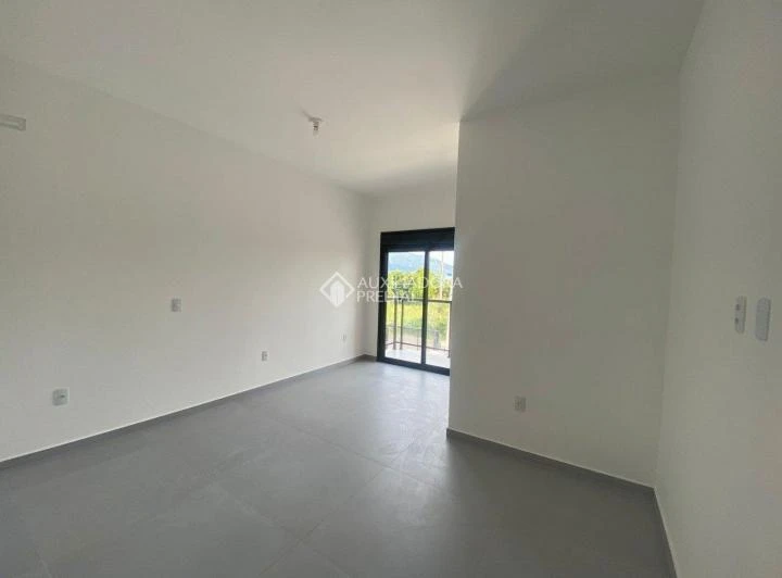 Rental house with 3 en-suite bedrooms and 439 m² — photo 3