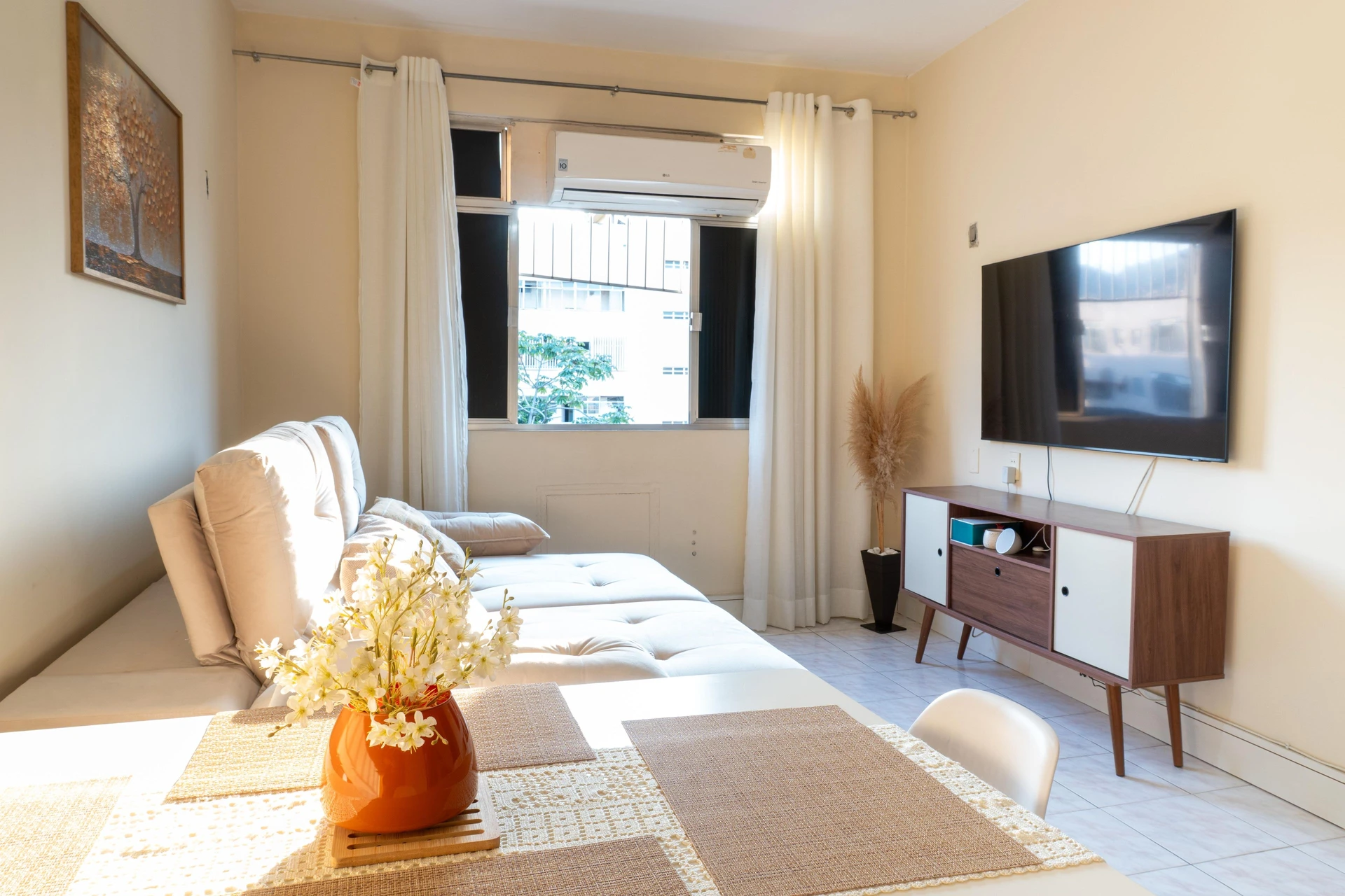 Furnished 3-bedroom apartment with 2 bathrooms — photo 8