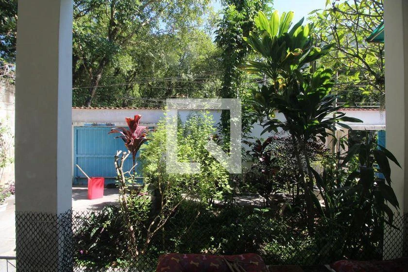 Rental house with 4 bedrooms and 340 m² — photo 43