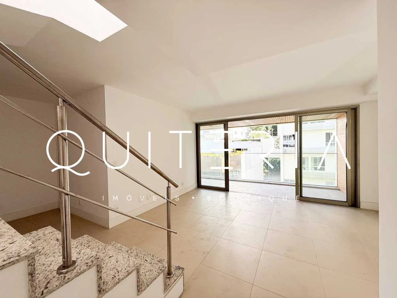 Apartamento com 3 quartos e varanda de vidro — photo 10