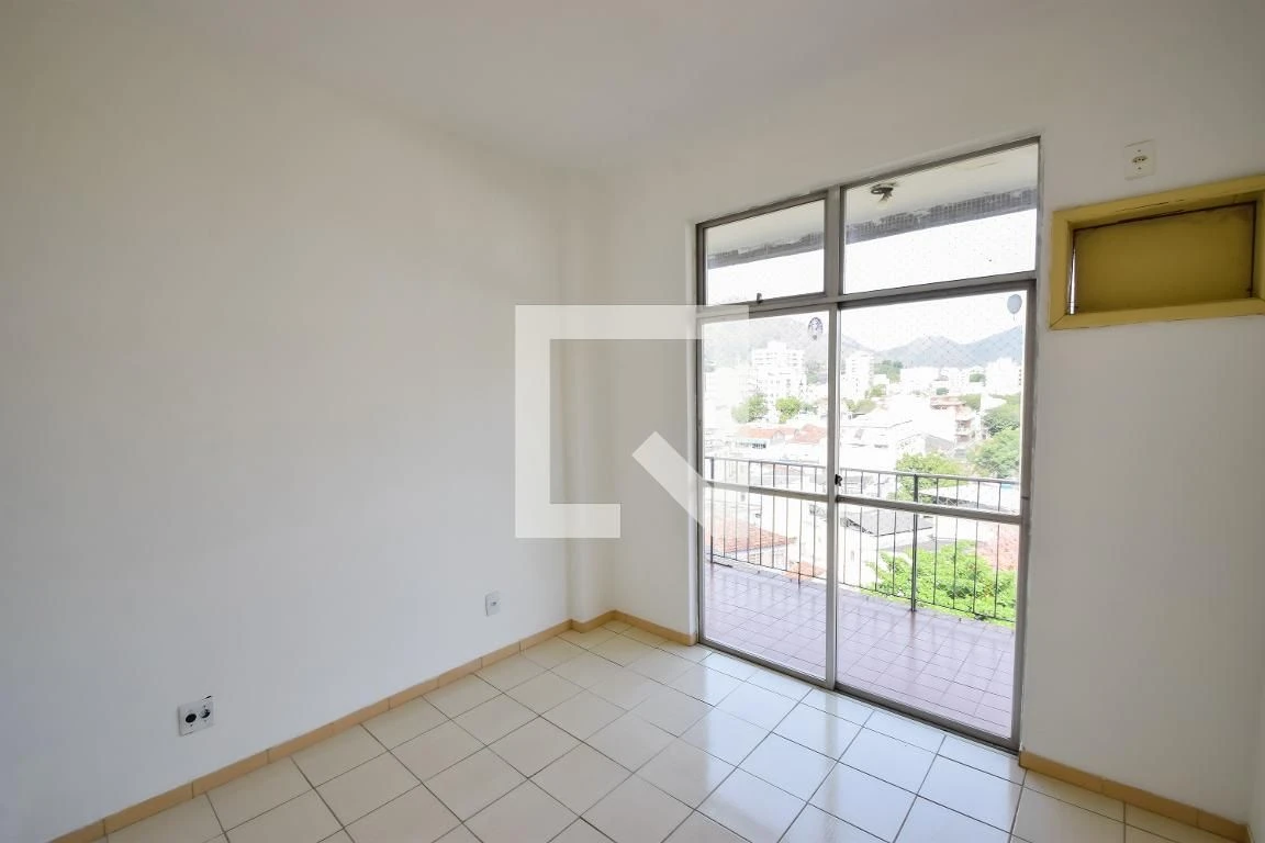 3-bedroom apartment with a mountain view in Rio de Janeiro — photo 35