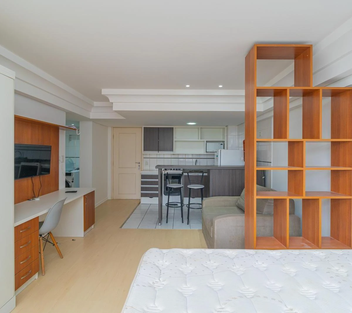 One-bedroom apartment with a home office in Curitiba — photo 12