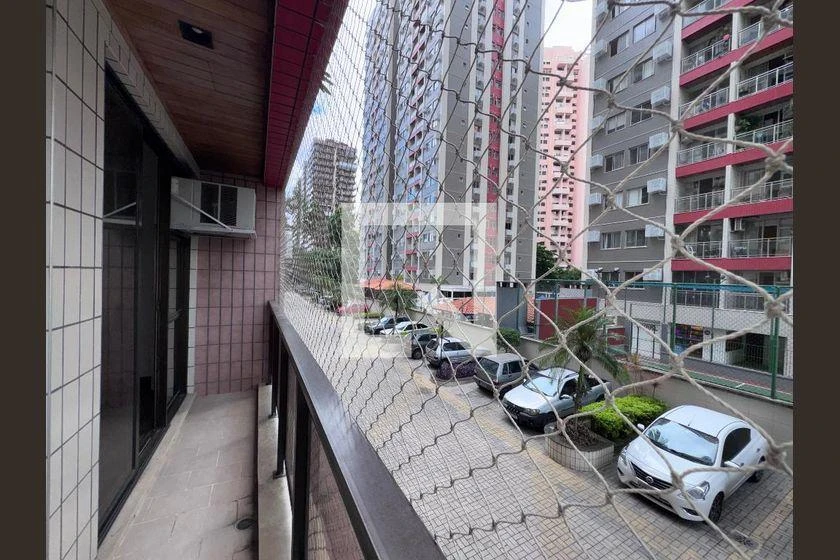Apartamento para aluguel com 3 quartos e 120 m²
