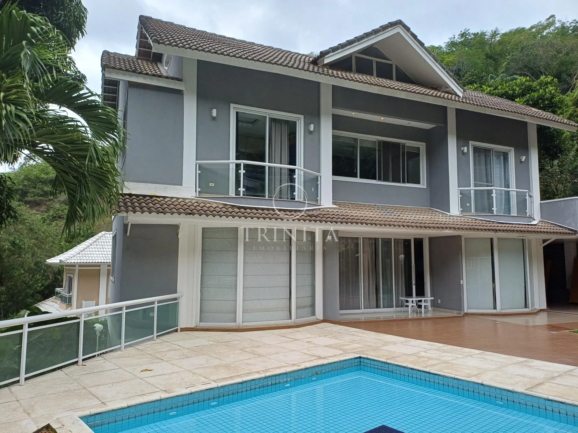 House, 490 m², with a grill on the balcony — photo 17