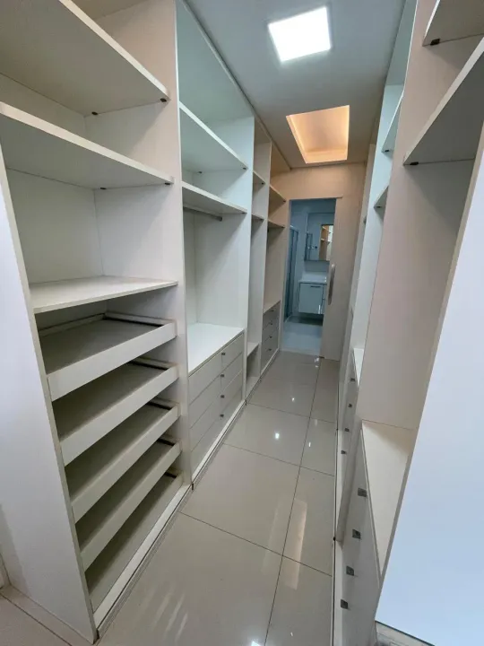 House with 5 bedrooms, 5 baths and 300 m² — photo 10