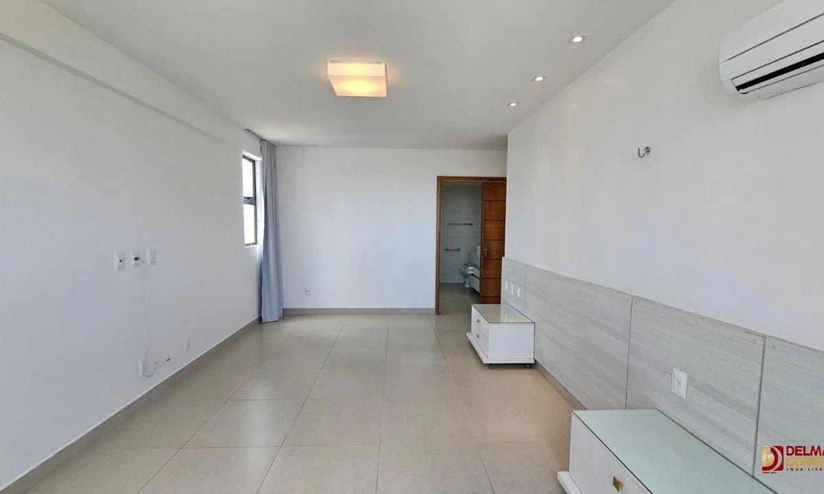 Apartamento de 212 m² com banheira e varanda envidraçada — photo 12