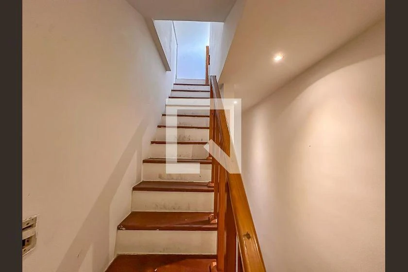 Мебльований будинок з 3 спальнями та 810 м² — photo 41
